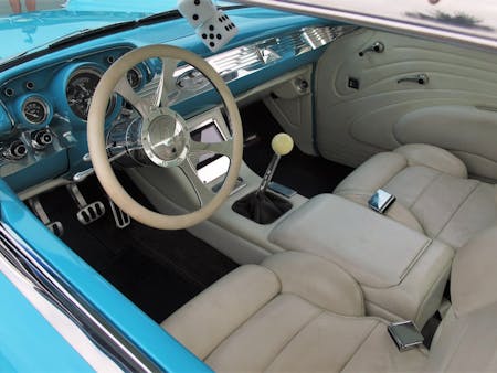 linsday-mclaughlins-blue-57-chevy-blends-both-old-and-new-0027 linsday-mclaughlins-blue-57-chevy-blends-both-old-and-new-0027