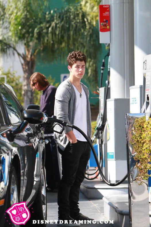 Nick Jonas Gasses Up