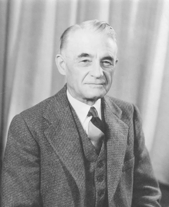 HolleyGeorgePortrait