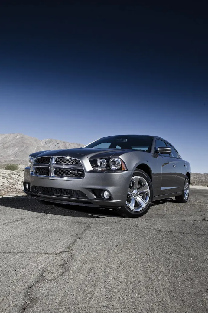 2012-Dodge-Charger_08