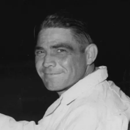 152-Vic Sr. sits in #63 V-8