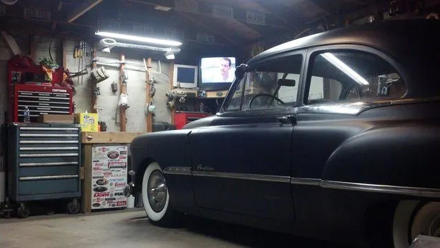 1951 pontiac garage