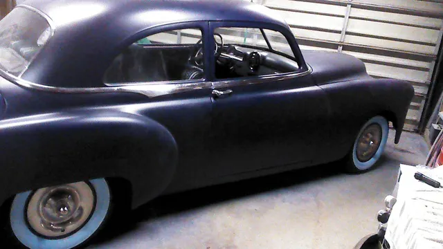 1951 pontiac white walls and hubcaps