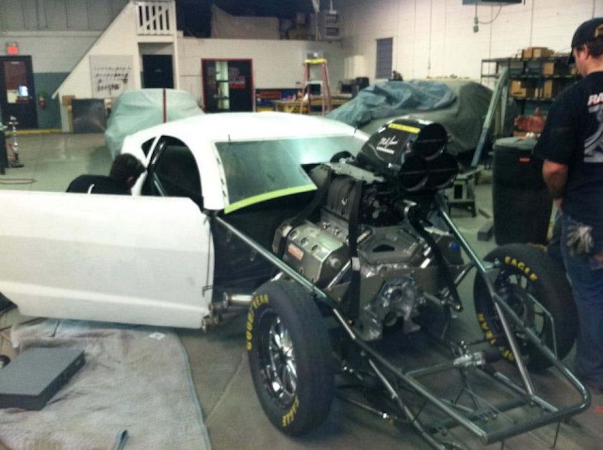 385950_621436627873065_1606054269_n