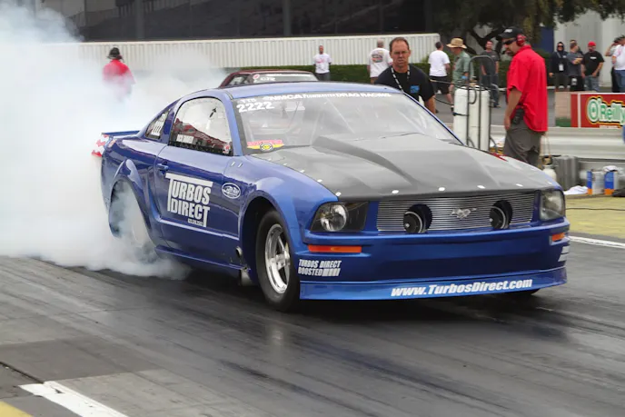 One car in the sixes so far in TT5 - Rick Snavely's 6.975 holds the current leader spot in qualifying, but a number of other heavy hitters in the class are still looking for a hooked-up pass. Stay tuned for round 2...