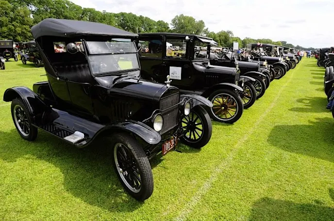 MODELT100_ANIV_SKV2582_HR-700x464