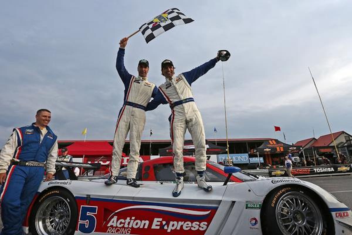 mid_ohio_corvettes_2