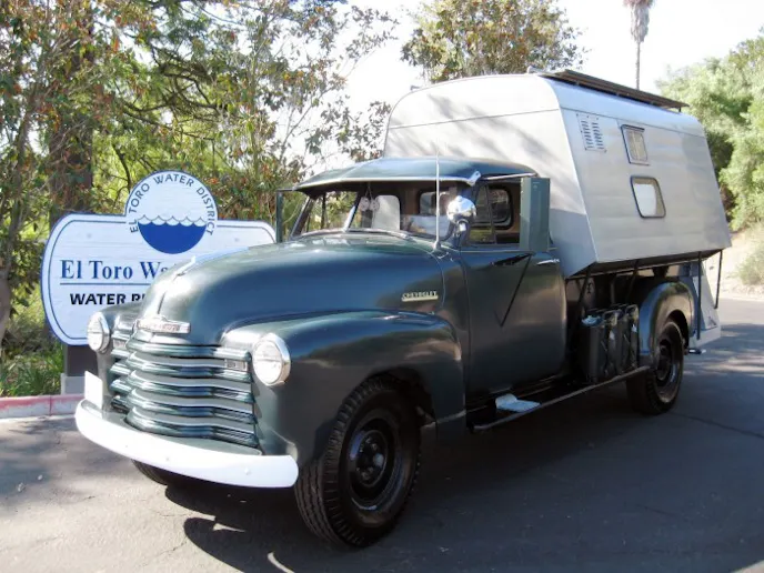 1952-Chevrolet-Pickup-1-700x525
