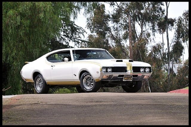 mecum_hurst_olds_442
