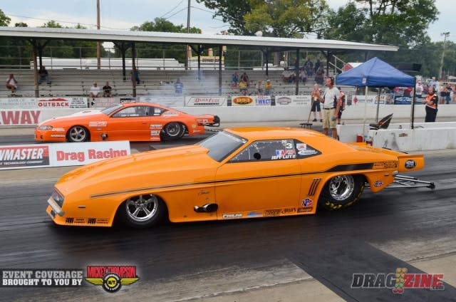 Clint Hairston hadn't needed to make a full pull all day long, leaving many to wonder if the bullet the team put in the car last night anything left. Hairston let everyone, including opponent Jeff Lutz, know that he was in it to win it. Both Lutz and Hairston were all over the race track, but it was Lutz that kept it on the straight and narrow better, scoring a 6.13 to 6.40 victory.