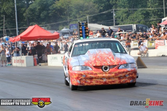 Jeff McCarthy got loose and sideways early on his run against Chris Little. McCarthy runs out of Hughesville, MD with a  turbocharged 419 ci SBF. I always get a little nervous when I see cars pointed at me like that. No worries for Jeff though as he got it under control quickly.