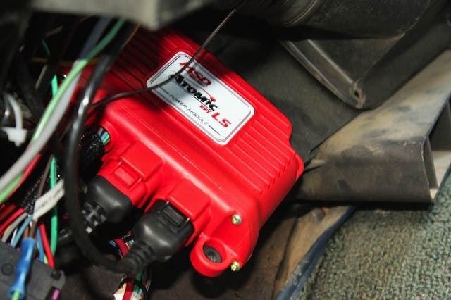 The Power Module is compact and uses a CAN-Bus to communicate with the fuel rails. High current connections like the fuel pump run through the Power Module.