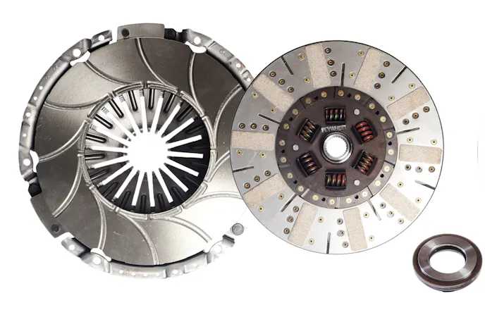 The Mantic Street with ER2 clutch kit offers 60 percent more power-transmission capability and uses their unique grooved pressure plate design. The grooves increase the torque capacity of the clutch by offering better cooling and improved strength. It also has a dual-material disc, with organic facing on the pressure plate side and segmented cerametallic facing on the flywheel side.