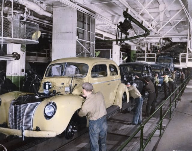 1940-Ford-on-assembly-line