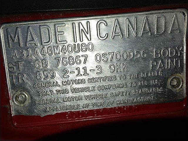 The official made in Canada badge.
