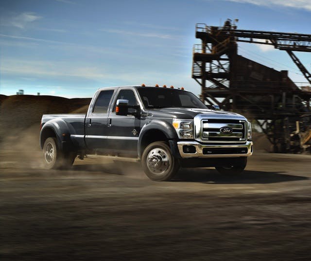 2015_FordF-450_SuperDuty_02
