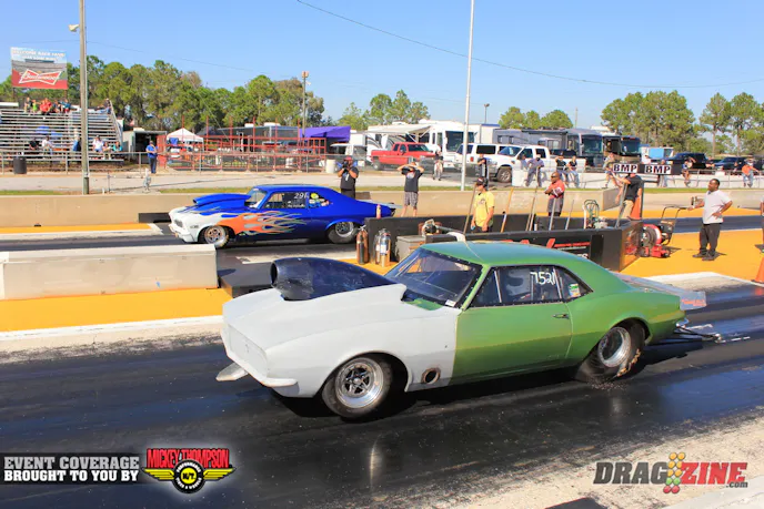 Rodney Campbell (near lane) made the call this morning and will advance to round two after a win over Ray DeGiovine.