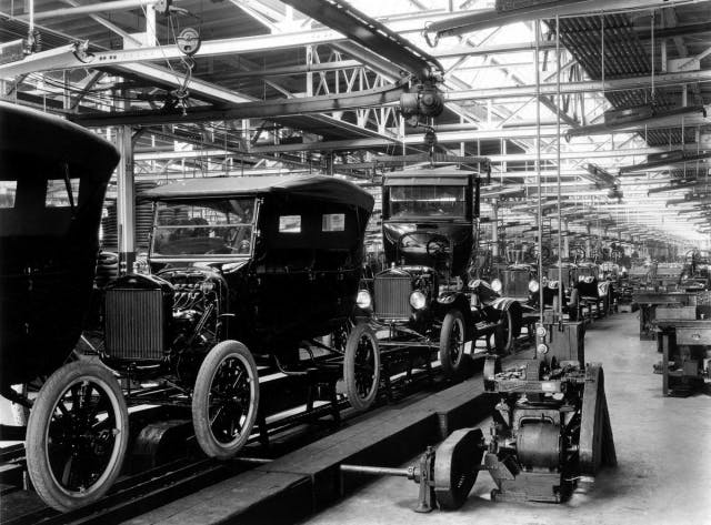 ford-model-t-assembly-line