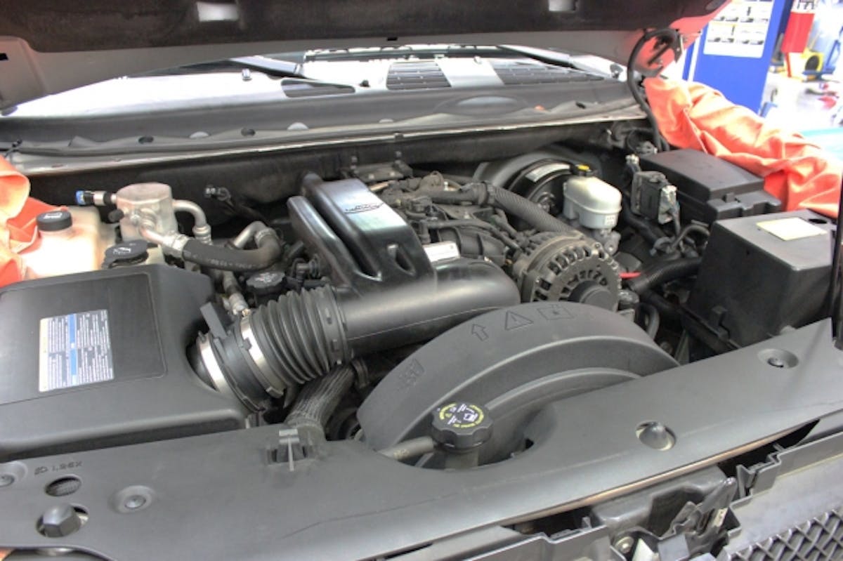 The engine sits awaiting some fresh oil.