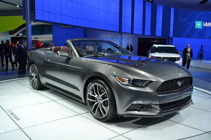 2015-MUSTANG-10