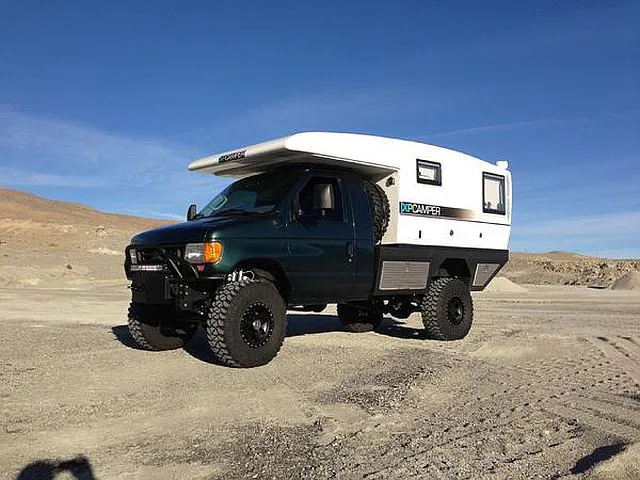 Ujoint offroad V4 E350 camper off road