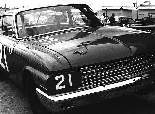 1961 Ford Starliner Glenn Wood Curtis Turner front
