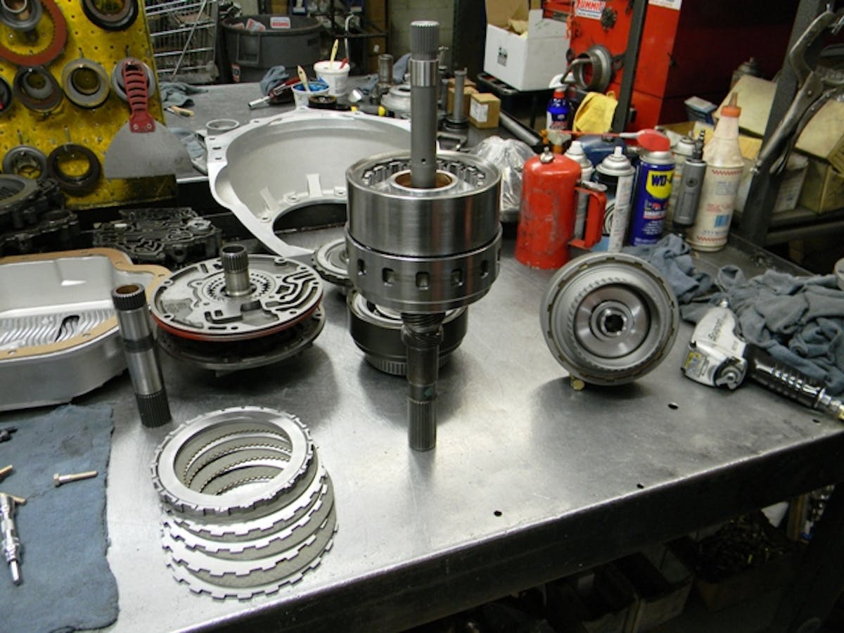 Here's where we begin the final seemly of the Turbo 400, with the installation of the intermediate shaft into the ring gear, which is located inside the planetary output carrier.