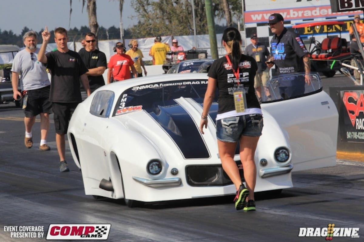 Steve Summers haiuls from Utica, Illinois with this beautiful 1970 Camaro. he sits second with a 6.016 at 256 and has high MPH for this session.