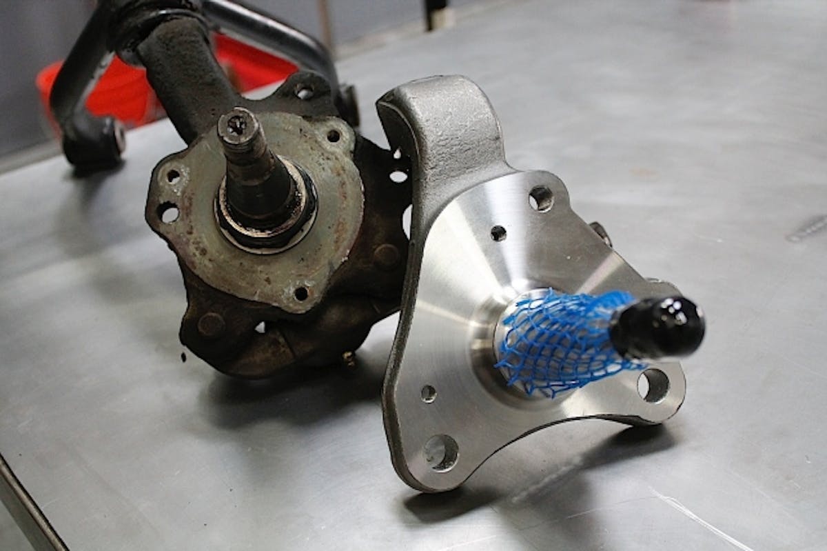 Out with the old and in with the new! The knuckles are required to be replaced due to the large brake calipers mounting points.