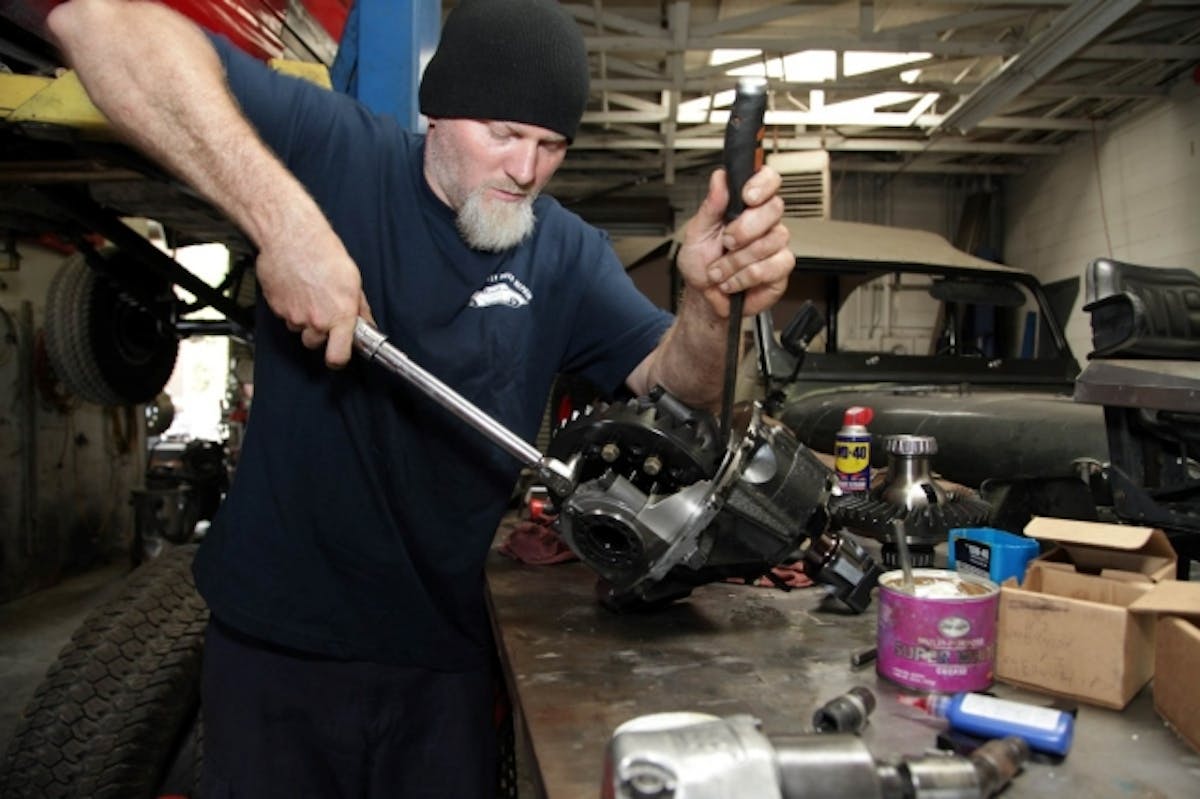 One final check of the torque on all of the retaining bolts, and our spool-equipped centersection is ready to be placed back into the Strange Engineering nine-inch housing.