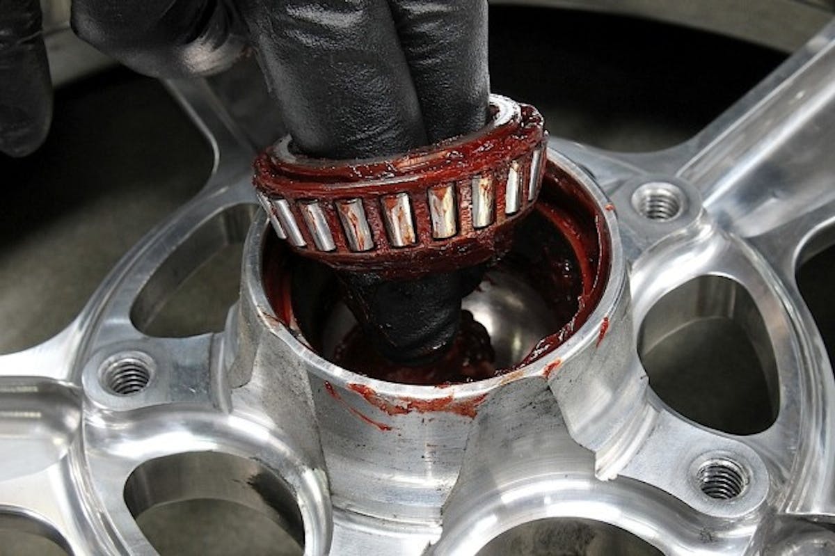 Over the winter, we equipped BlownZ with ceramic bearings in four key areas: the front wheels, the rear axles, the carrier, and the pinion. In the front wheels, we'll be replacing these fairly standard angular roller-style bearings with hybrid ball bearings.