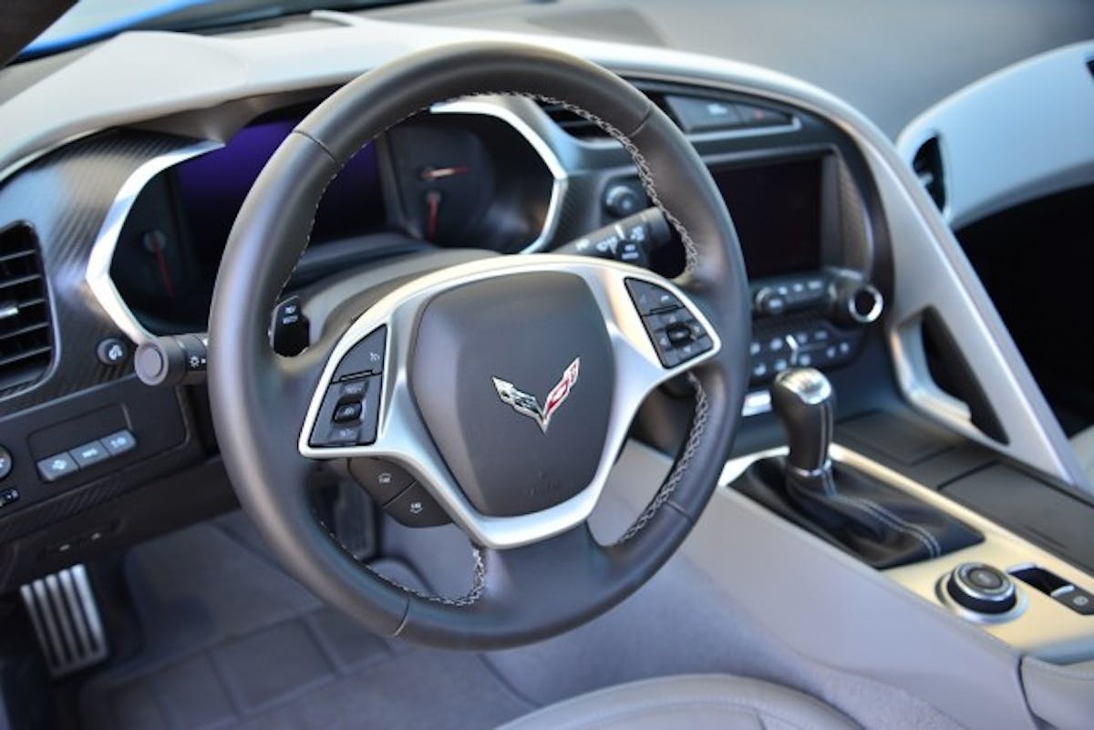 2014-C7-Chevrolet-Corvette-Stingray-Steering-Wheel