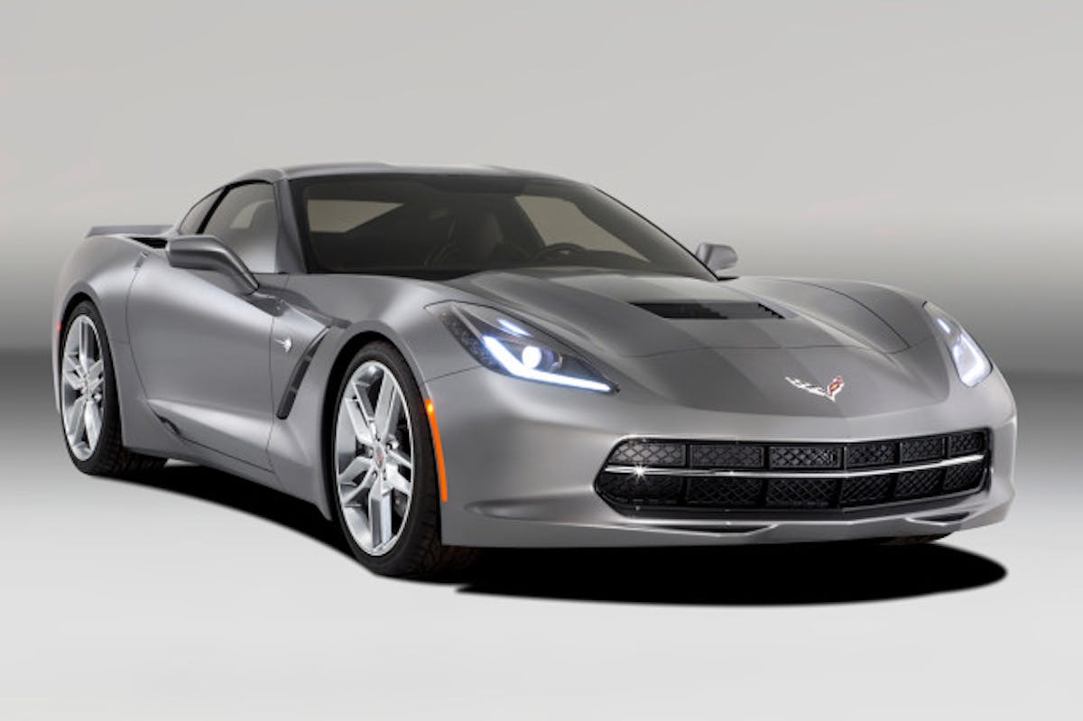 2014-chevy-corvette-c7-stingray-front-passenger-side-view