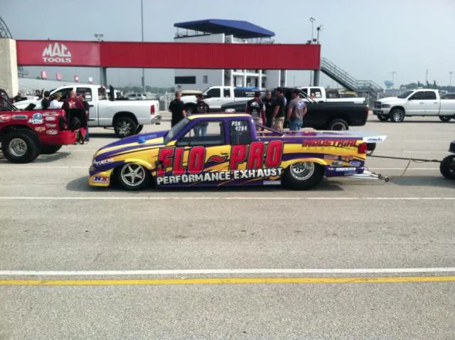 382478_615603078451330_1072408454_n