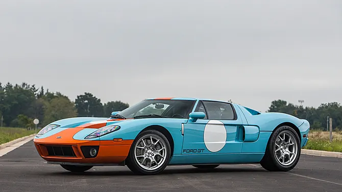 The #1 Seller at 2014 Mecum Chicago - A 2006 Heritage Edition Ford GT that sold for $475,000