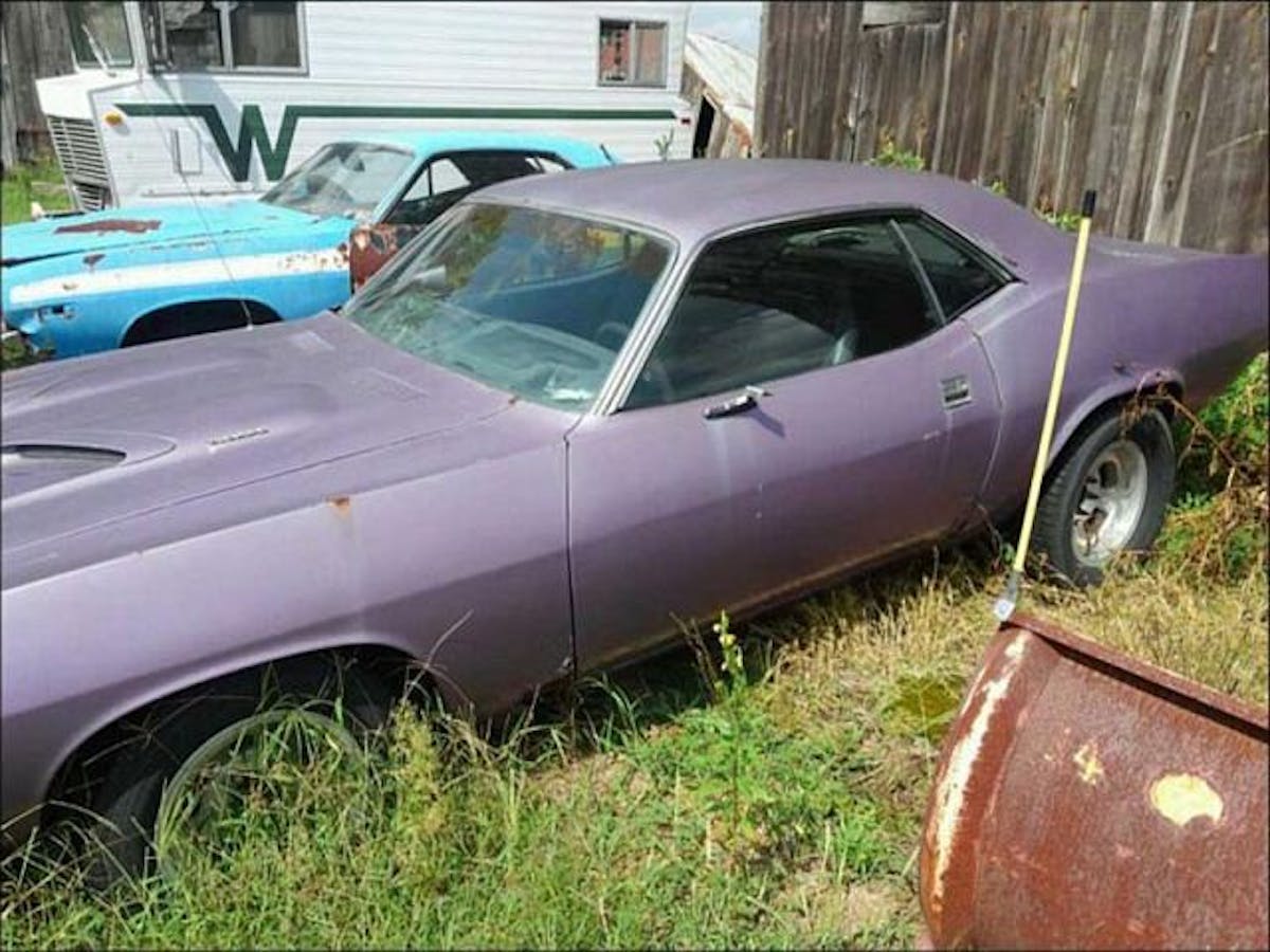 Plymouth Cuda purple farm