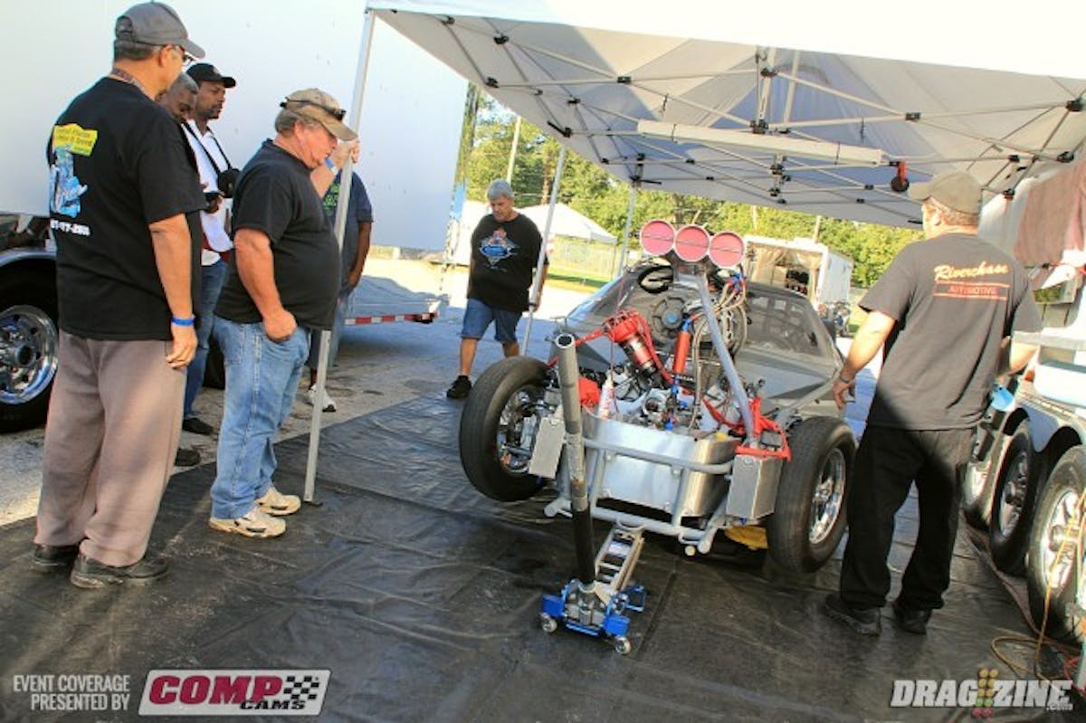 Wayne Smozanek has switched to a Hemi from his stock block big Chevy from last years race, recently purchasing the engine from Holbrook Perfprmance's Andy Pinckerton. They have only run the combo yesterday with the last minute install.