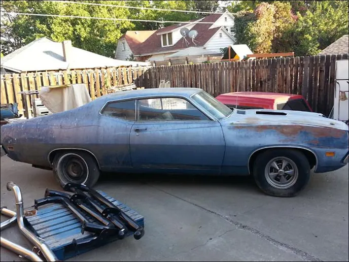 The restoration of this Blue Oval snake is underway.