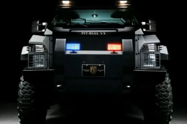 Ford F-550 Swat Special front