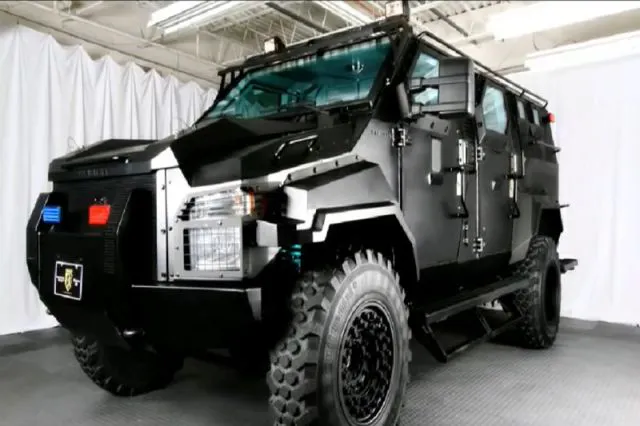 Ford F-550 Swat Special side