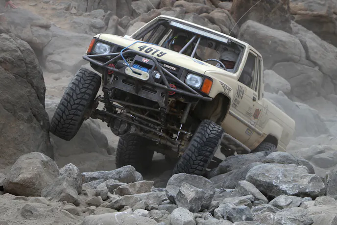 10-Mikes Race Photo Old Faithful Leaf Spring Solid Axle