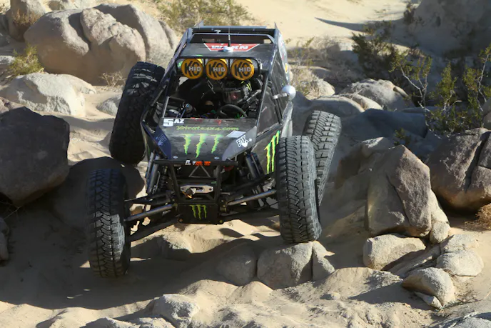 13-Mikes Race Photo Solid Axle VS Independent