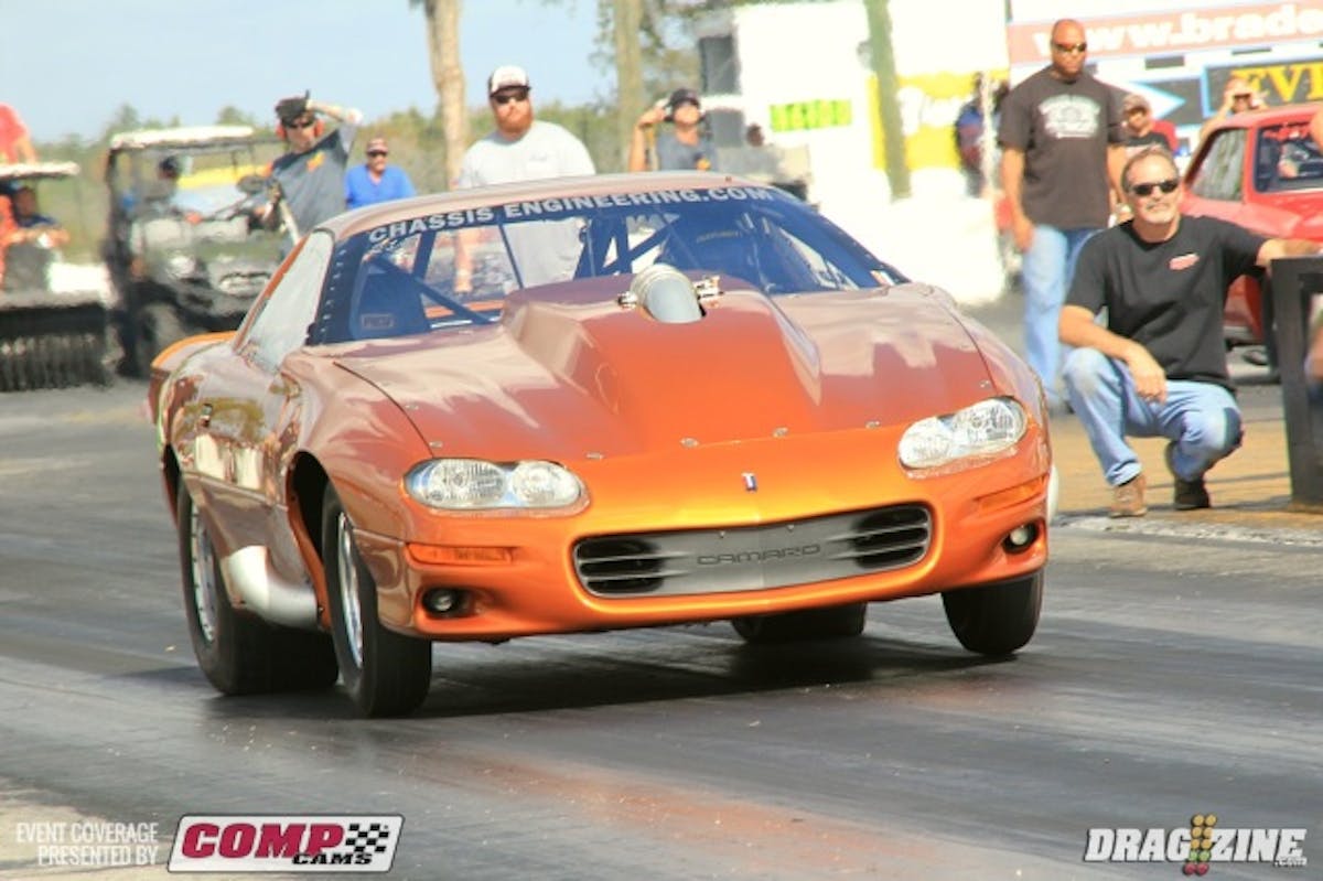Mel Nelson was the only Pro Drag Radial car to get a clean pass in round one qualifying. His 4.44 at 173 took the pole.