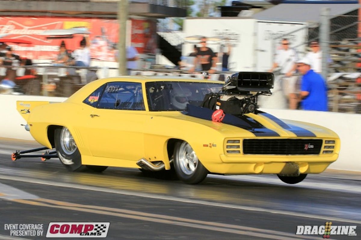 Robert Abbot lost a motor here at the ODRC breaking a crankshaft ending his weekend before eliminations. It's good to see him back this weekend runnign right where he left off with a 3.93 at 199 MPH this afternoon.