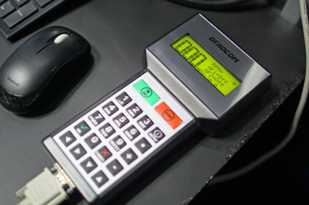 The handheld controller makes dynamometer operation a one-person job.