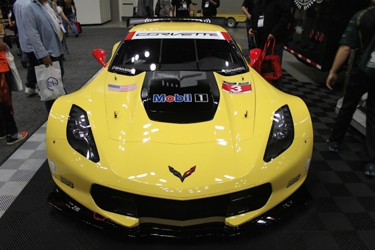 It's hard to appreciate just how wide the C7.R is until you see it in person... 