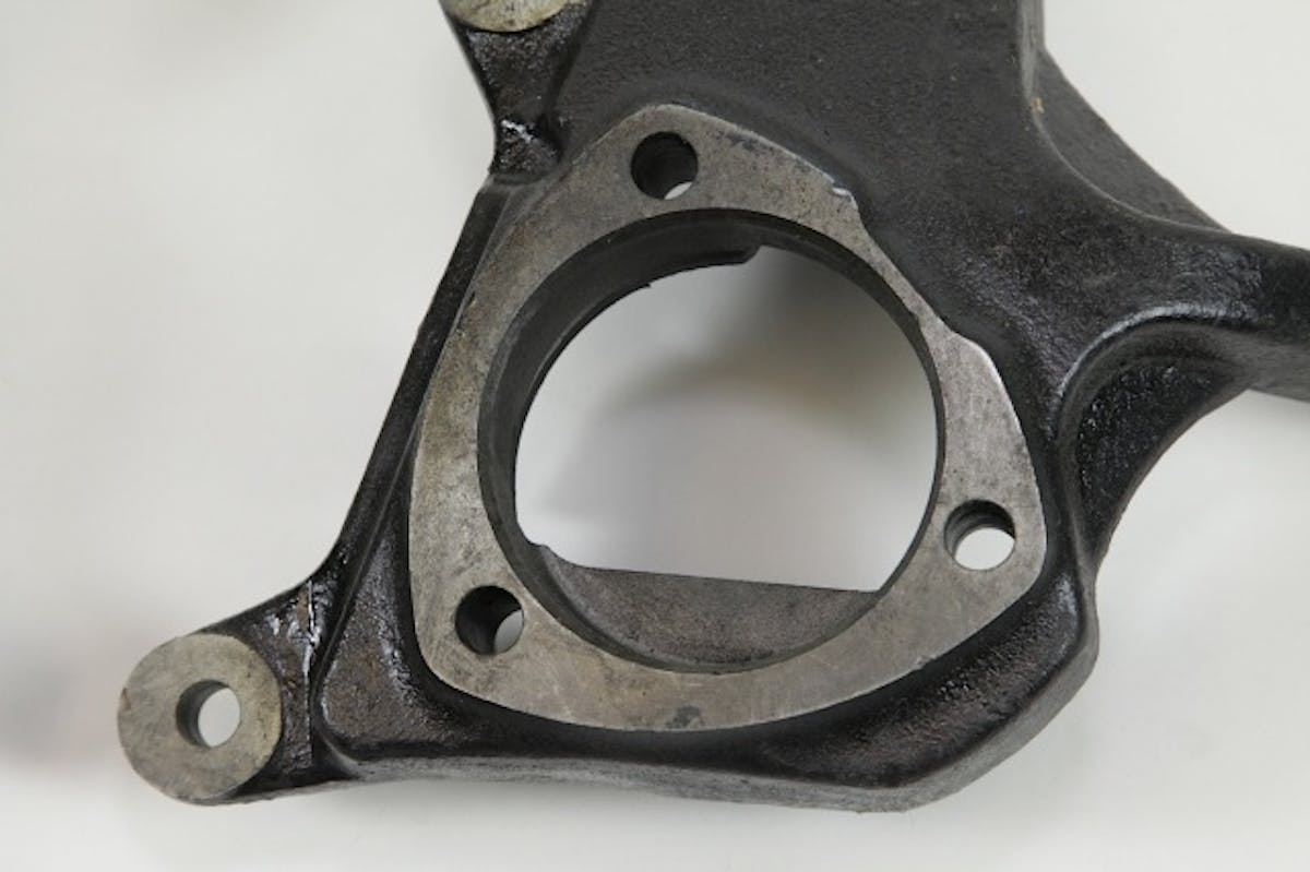 This large opening is GM specific and is not found on the Ford applications.