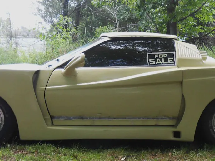 Wear can be seen on the fiberglass which leads us to believe this body kit has some age.