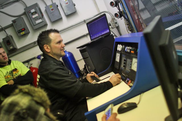 Fast by Fonse owner Al Fonse, Jr., whacking the dyno throttle on his own SBF for a demonstration.