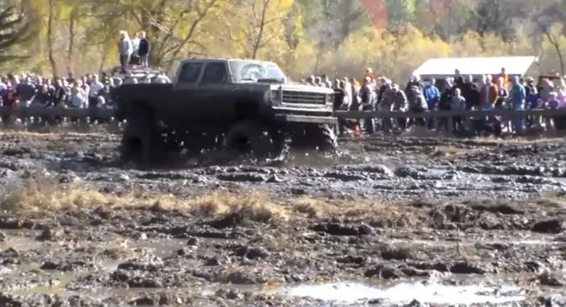 Seems like the 84th Street Mud Bog draws a pretty good crowd...